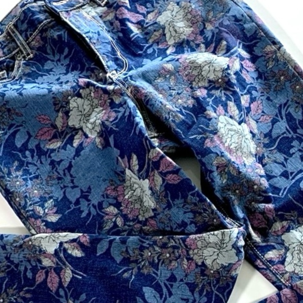 New Chaps Floral Stretch Denim Jeans - Picture 3 of 13